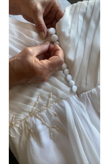 Rochie din voal chiffon ivory, cu perle aplicate
